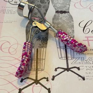 Rhinestone eyelash curler